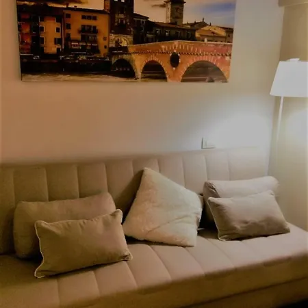 Deneb 19 Apartament *